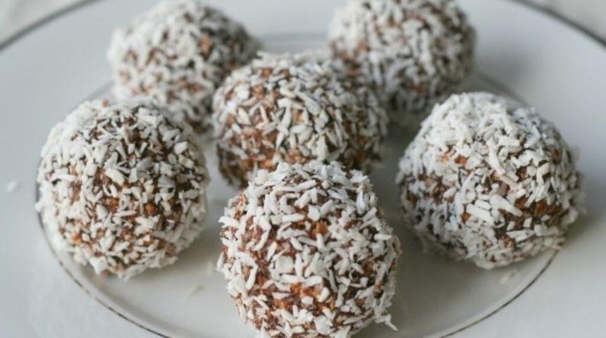 Sağlıklı atıştırmalık dediğin böyle olmalı: Elma topları tarifi