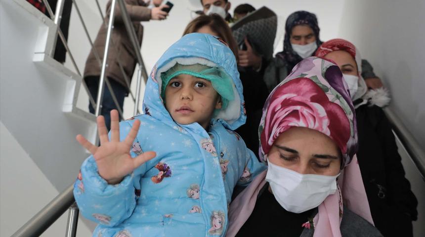 Herkes birbirini suçladı! Asiye'nin ölümden döndüğü pitbull saldırısı davasında sanıklara tahliye