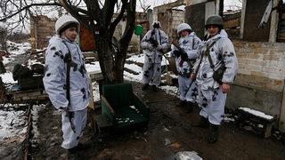 Donbas'ta çatışmalar sürüyor:  2 Ukrayna askeri ve 1 sivilin öldü