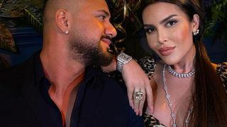 Selin Ciğerci taytını aşağı çekip kaslarını gösterdi! Erkekler sizi neden tercih ediyor? sorusuna yanıtıyla gündemdeydi