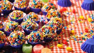 Evinizi mis gibi portakal kokusu saracak: Portakallı irmik topları tarifi!