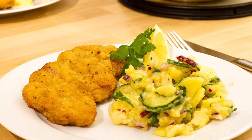 Hardal bu tarife çok yakışıyor: Hardallı patates salatası tarifi