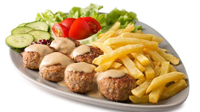 Yaz kış yapabileceğiniz besleyici ve sağlıklı bir yemek: Patlıcanlı bulgur köftesi tarifi