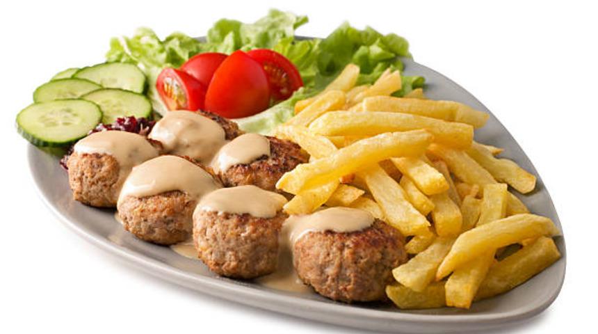 Yaz kış yapabileceğiniz besleyici ve sağlıklı bir yemek: Patlıcanlı bulgur köftesi tarifi