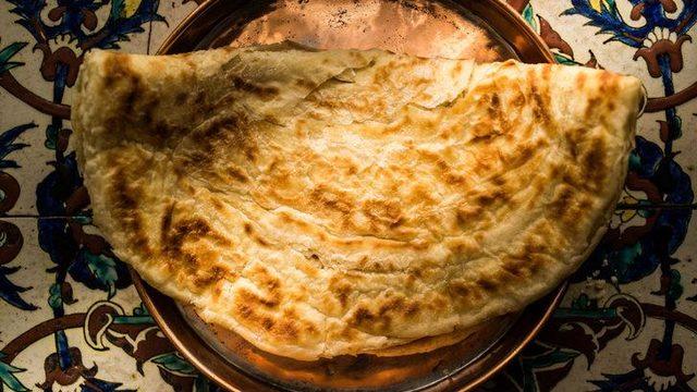 Kat kat ayrılan lezzetine bayılacaksınız: Urfa katmeri tarifi