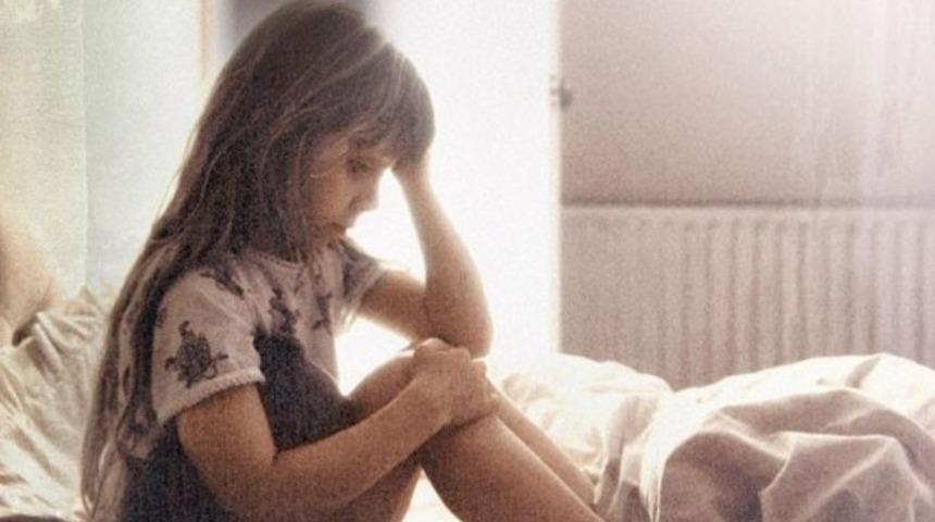 Annesinin cinsel istismarını kitaplaştırdı