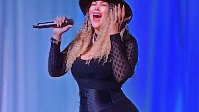 Ünlü şarkıcı Keke Wyatt 11'inci çocuğuna hamile