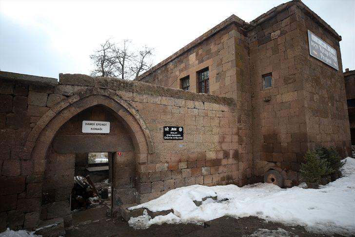 Bitlisli kadınlar Selçuklu ve Osmanlı figürlerine hayat veriyor G2