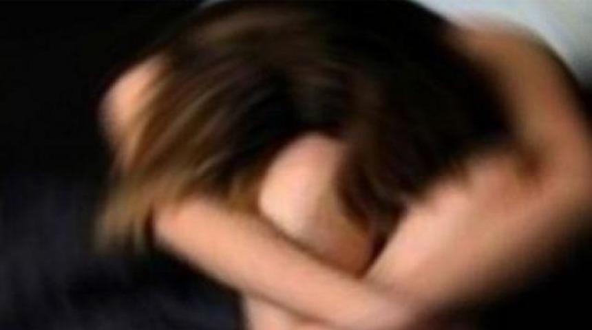 Yurtta kalan kızları fuhuşa sürükleyen çete çökertildi