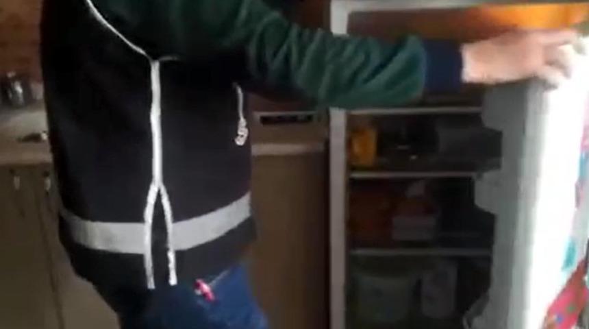 Kaçakçıların evindeki buzdolabından 1 milyon liralık tarihi eser çıktı