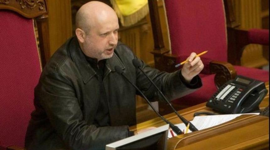 Ukrayna'da Yanukovi&ccedil;'in yetkileri Tur&ccedil;inov'a ge&ccedil;ti