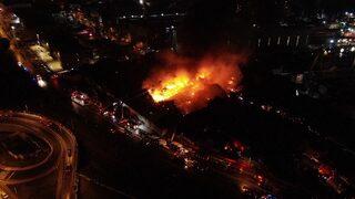 Tuzla'da korkutan fabrika yangını! Alevler havadan görüntülendi