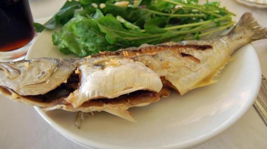 Sağlık i&ccedil;in haftada iki porsiyon balık