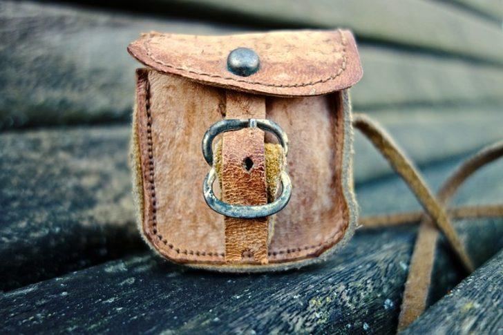 Küflerle başınız dertteyse doğru yerdesiniz! Deri eşyalarınızı küflerden temizlemenin yolları karşınızda...