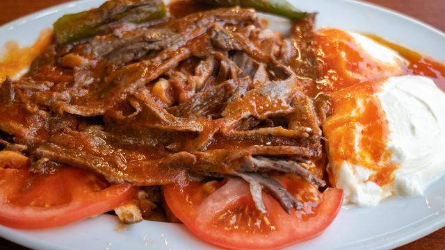 Kelle paça ve İskender kebap sevenlere: Afyon'dan paçık yemeği