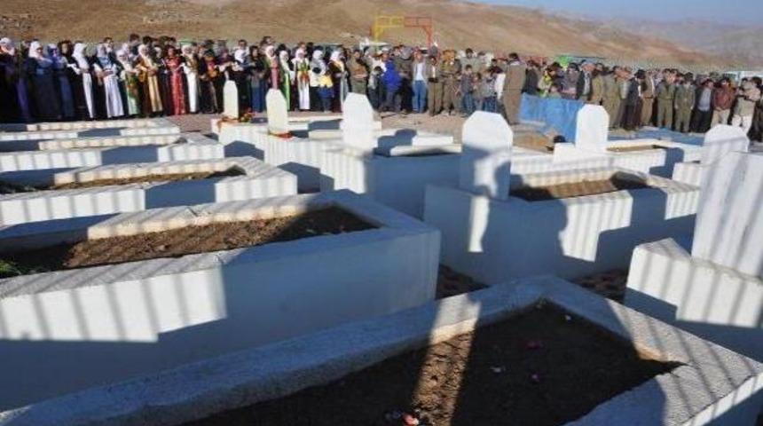 BDP'lilerden 'PKK şehitliğine' ziyaret