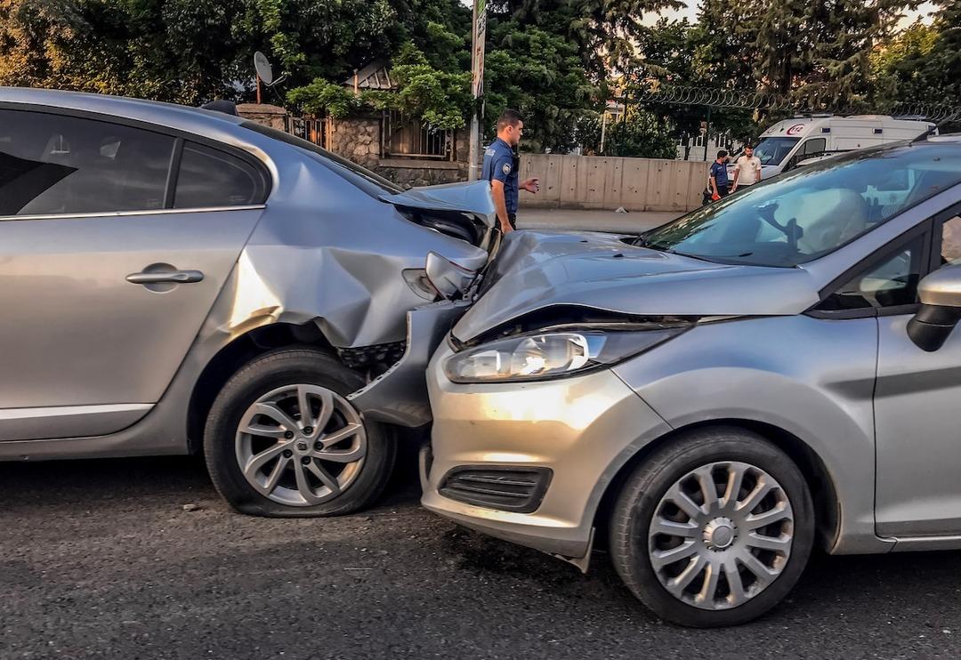 Piyasanın dengesi bozuldu! Hurdası bile yok sattı... İkinci elde 4 ara&ccedil;tan 1&rsquo;i ağır hasarlı