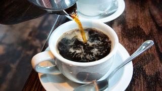 Yemekten sonra kahve içenler dikkat! Zararı çok büyük