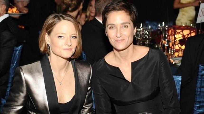 Jodie Foster kız arkadaşıyla evlendi