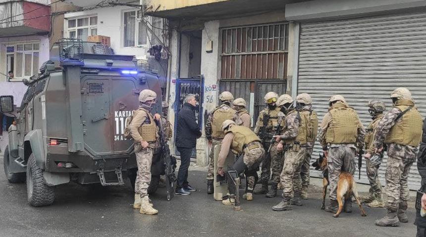 Son dakika | Şişli'de rehine krizi! Evi silahla bastı, polis vurarak etkisiz hale getirdi