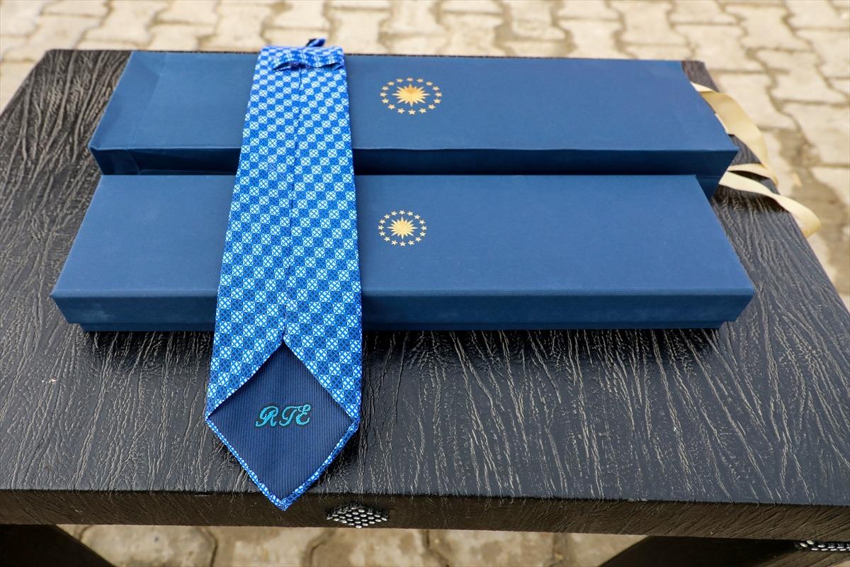 Vanlı kravat tutkununa Cumhurbaşkanlığından armağan