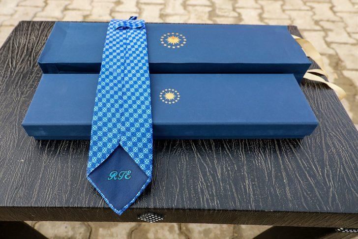 Vanlı kravat tutkununa Cumhurbaşkanlığından armağan G1