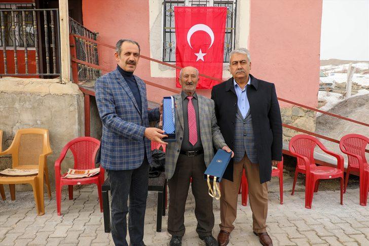 Vanlı kravat tutkununa Cumhurbaşkanlığından armağan G2