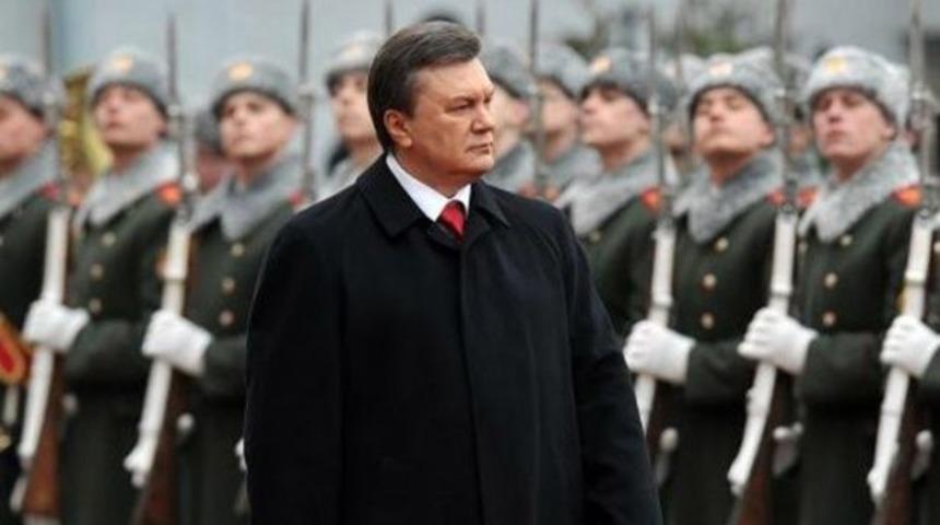 Yanukovi&ccedil; o gece sevgilisiyle ka&ccedil;mış