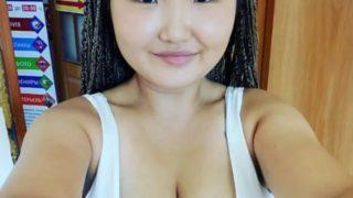 Dünyanın en büyük kaşlarına sahip sosyal medya fenomeni Anzhelika Protodyakonova görenleri şaşırtıyor! “Bu nasıl oluyor?”