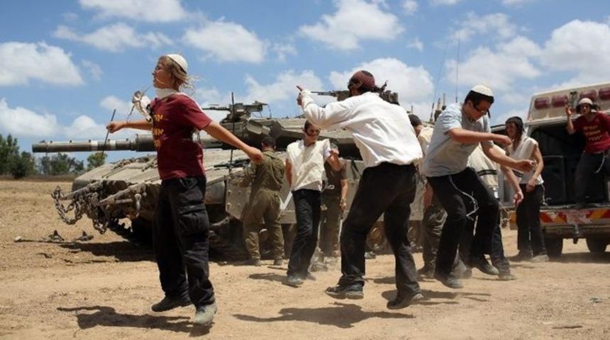 İsrail'de danslı kutlama