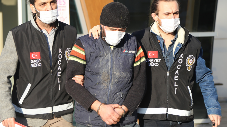 Kocaeli'deki cinayet sanığının annesinden dikkat çeken sözler: Eve kargo getiren oydu, ölmedi 