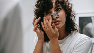 Siyah noktalarınızdan 5 dakikada kurtulmanız mümkün! Hem de evde hazırlayacağınız kürler sayesinde...