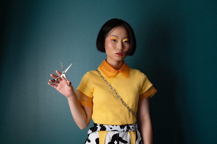 Eskiyen tişörtleri çöpe atmak yok! Tişört kesme yöntemleriyle gardırobunuzu yenileyin!