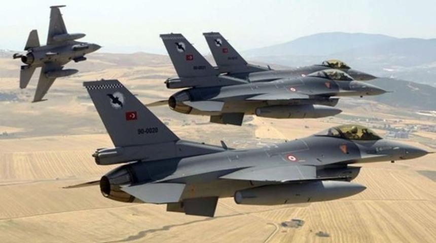 Türk uçağına, Suriye'den "füze" tacizi