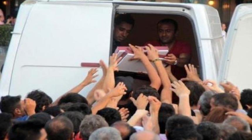 Taksim'de kumanya izdihamı