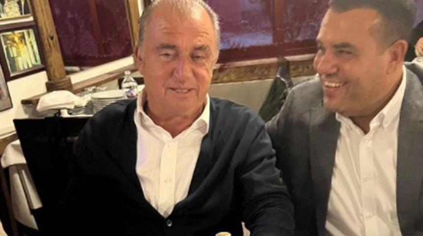 Galatasaraylı taraftarlar bu fotoğrafa yorum yağdırıyor! Fatih Terim'i görenin aşkı kabardı...