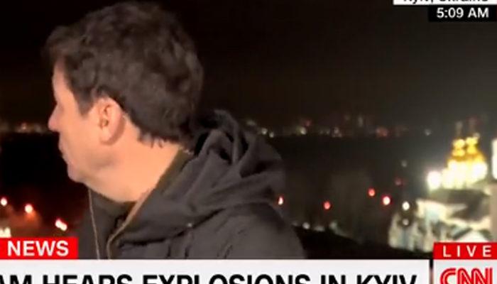 CNN muhabiri Rus işgaline canlı yayında yakalandı! Kiev'deki bombalamadan apar topar kaçtı