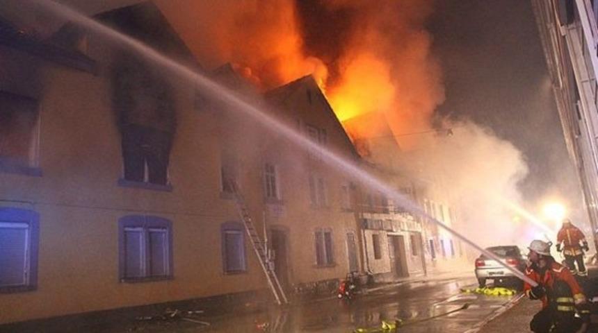 Almanya'da yangında 3 çocuk öldü