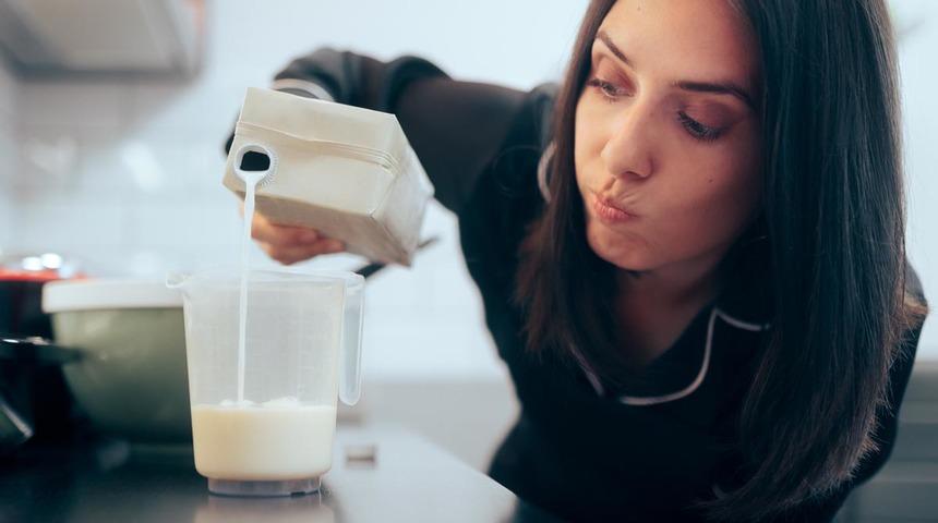 Bildiğiniz her şeyi unutun! Hangisi daha sağlıklı: Tam yağlı süt mü, yarım yağlı süt mü veya yağsız süt mü?