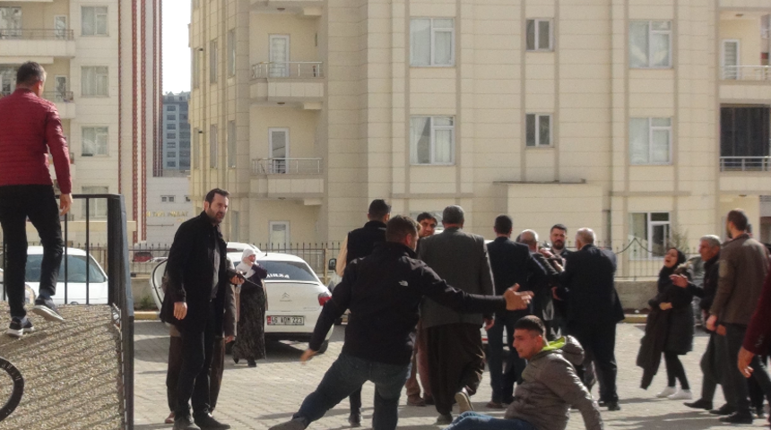 Şanlıurfa'da kahreden olay! Uyuşturucu parası vermeyen annesini &ouml;ld&uuml;rd&uuml;, babasın yaraladı