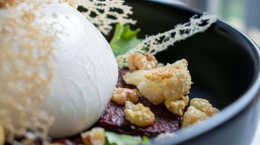 Sünen peynir yapmak zor değil: Evde mozzarella peyniri tarifi