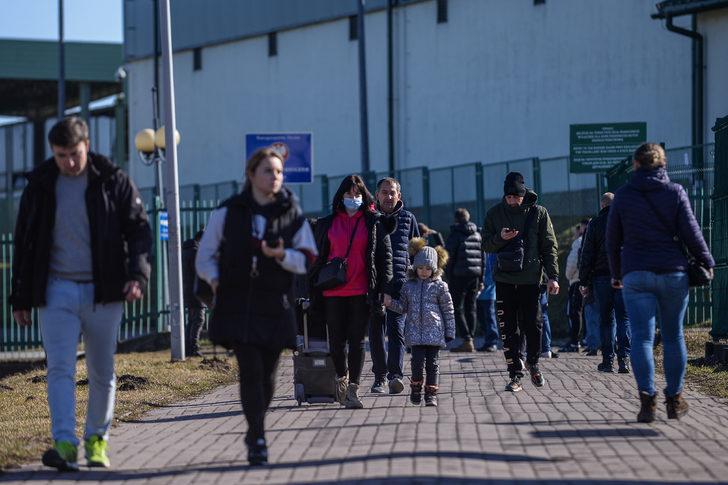 Avrupa'da 'Ukraynalı mülteci' hazırlığı! Polonya'da kabul noktaları oluşturulmaya başlandı