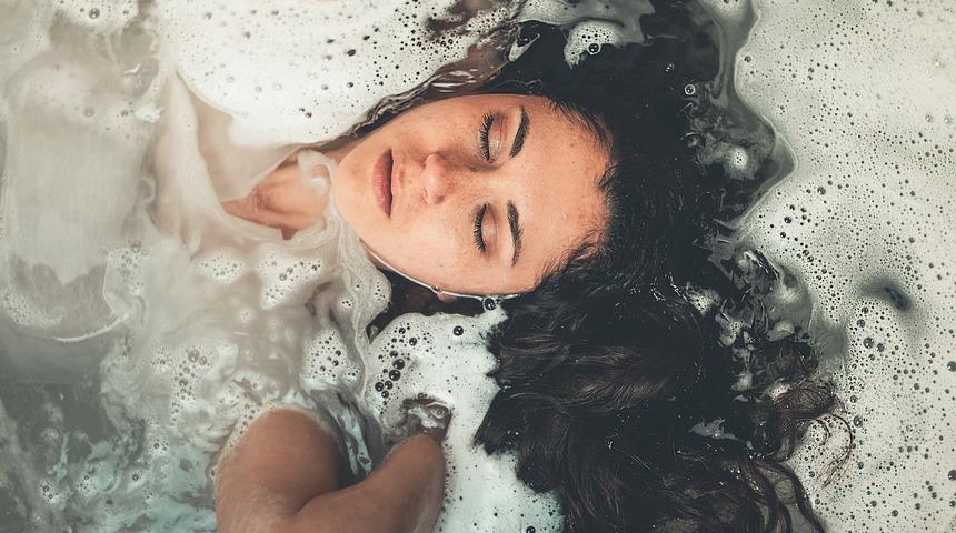 Vücut temizliğinde doğru bilinen yanlışları öğrenerek kendinize bir iyilik yapın!