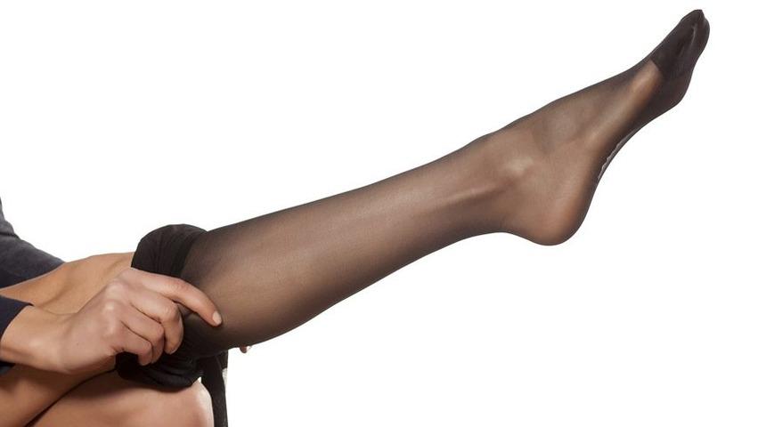 İnce çoraplarınızı hiç bu şekilde denediniz mi? Çoraplarınızdan iddialı ve şık bir body yapmanız mümkün!