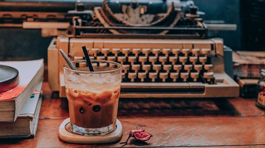 Bu tarif Türk kahvesi tutkunlarına gelsin! Yağ yakıcı özelliği olan buzlu Türk kahvesinin yapılışına mutlaka bakmalısınız!