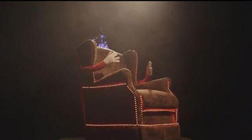 Doğum g&uuml;n&uuml;nde sarılan koltuk