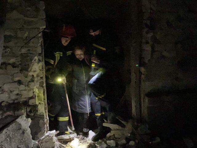 luhansk-bolgesinde-bombardiman-sonucu-olusan-yikim_3745_dhaphoto3