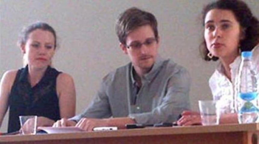 Snowden'dan haftalar sonra ilk fotoğraf