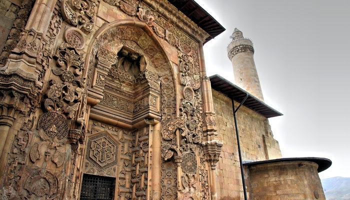 UNESCO listesindeki Dvirği Ulu Cami’nin restorasyonu yeniden başladı