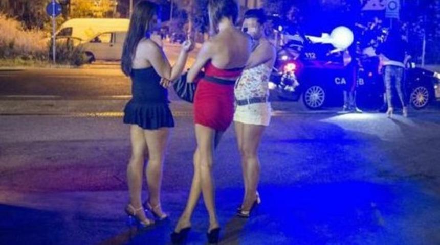 Fuhuş i&ccedil;in para veren yandı